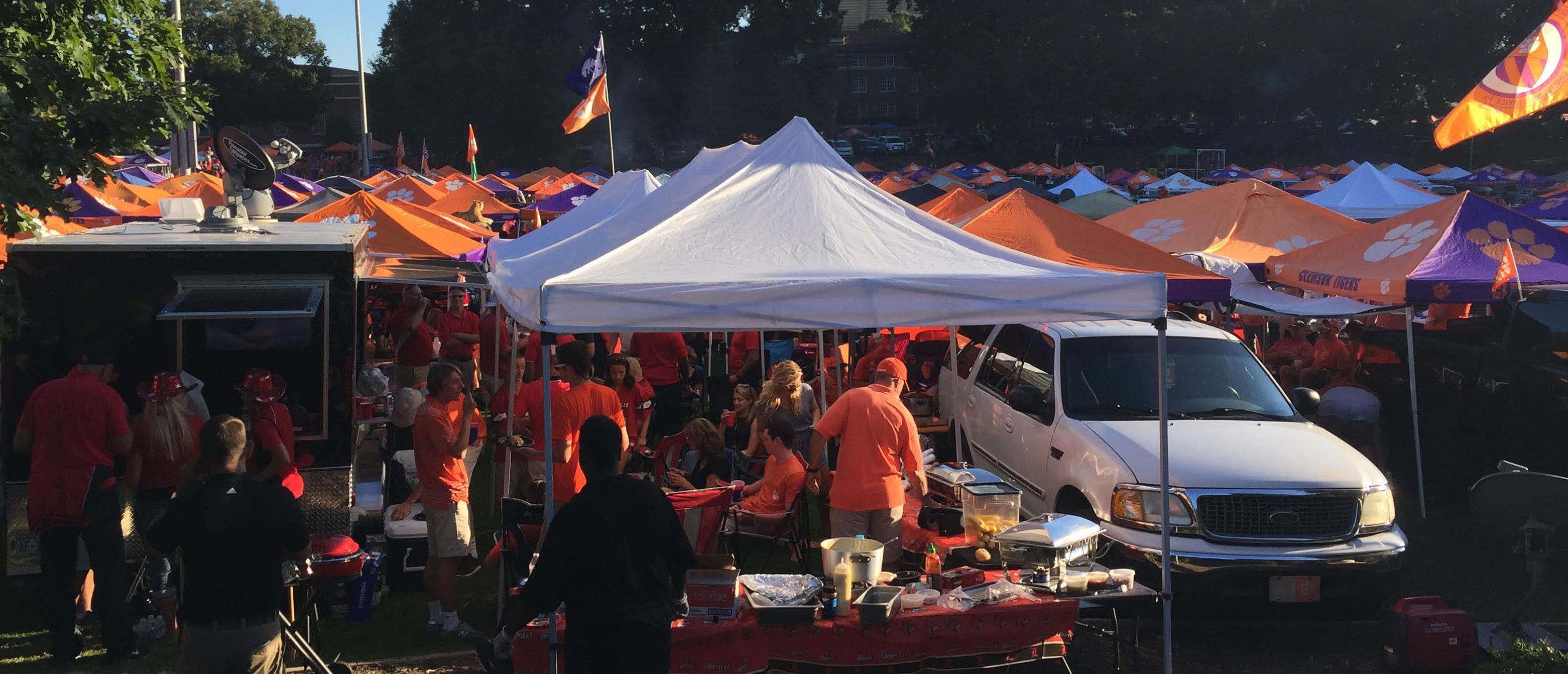 event-tailgating-services-tailgate-trailer-rentals